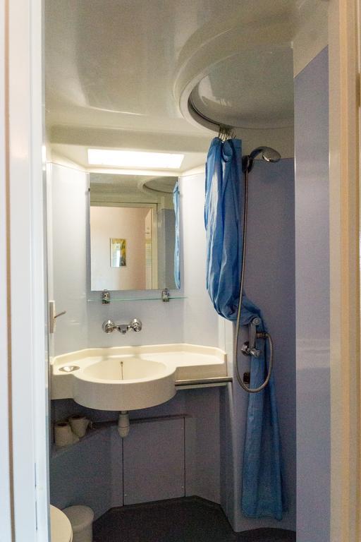 Ymca Villeneuve Les Avignon Hotel Room photo