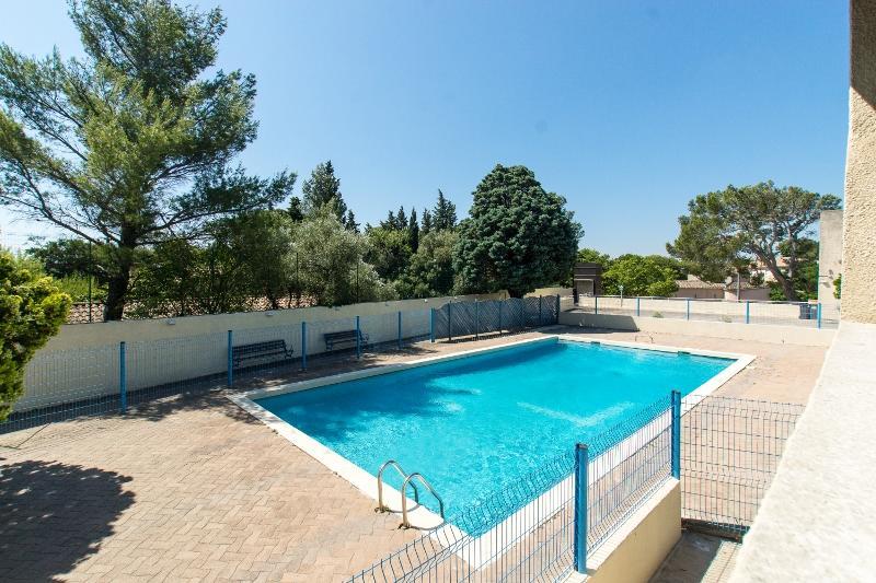 Ymca Villeneuve Les Avignon Hotel Exterior photo