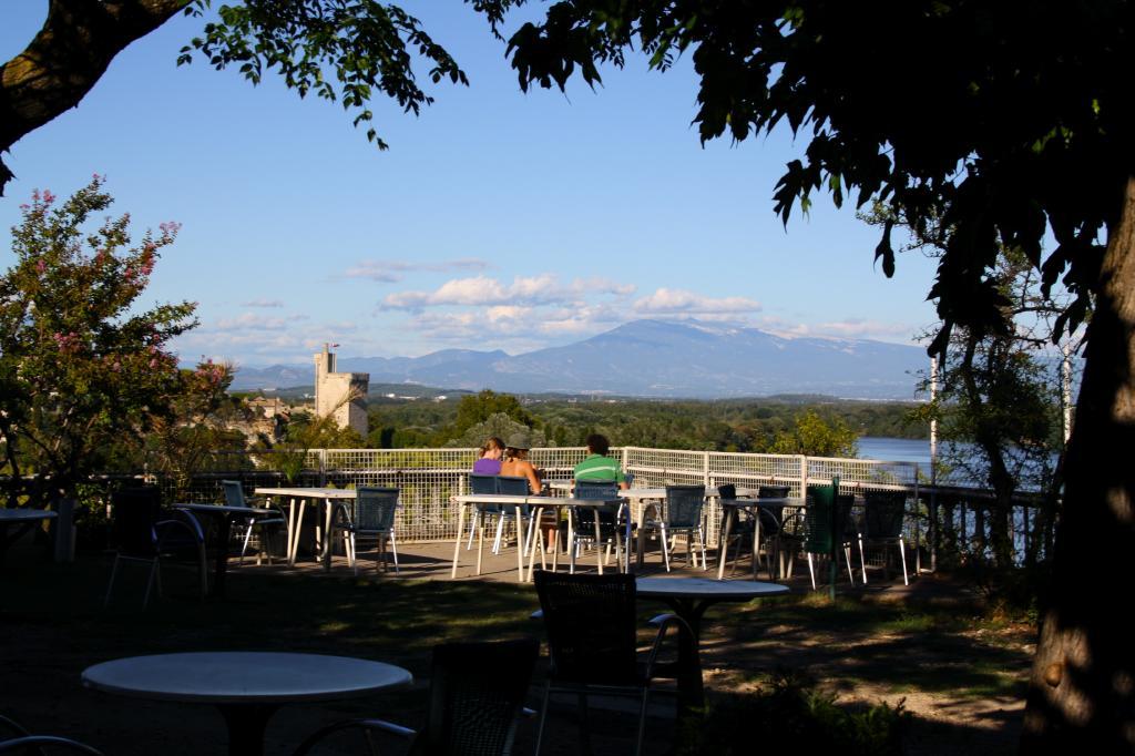Ymca Villeneuve Les Avignon Hotel Exterior photo